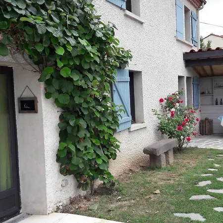 Clair Matin Bed & Breakfast *